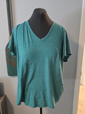 torrid Teal V-Neck Short Sleeve Tee
